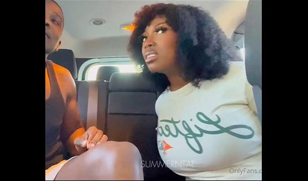 Summerntae sucking in the car